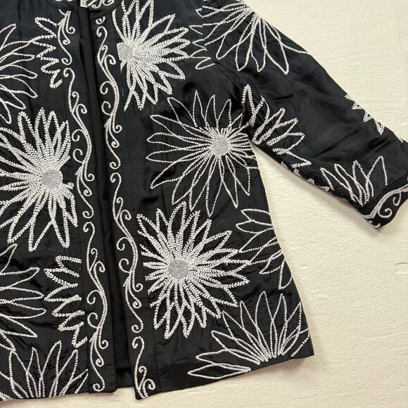 Vintage Chico’s Black White Embroidered Silk Jacket Top, Size 1 (M) - Picture 3 of 6